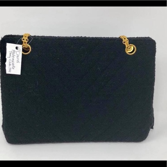 Mademoiselle Chain Totel - Picture 3 of 16